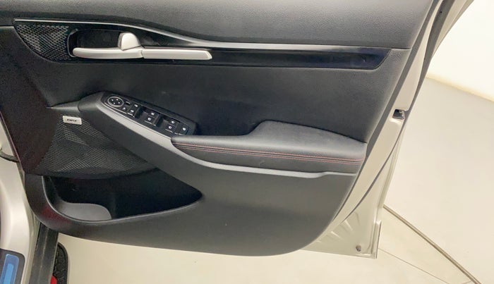 2023 KIA SELTOS  GTX PLUS 1.5 DIESEL AT, Diesel, Automatic, 10,763 km, Driver Side Door Panels Control