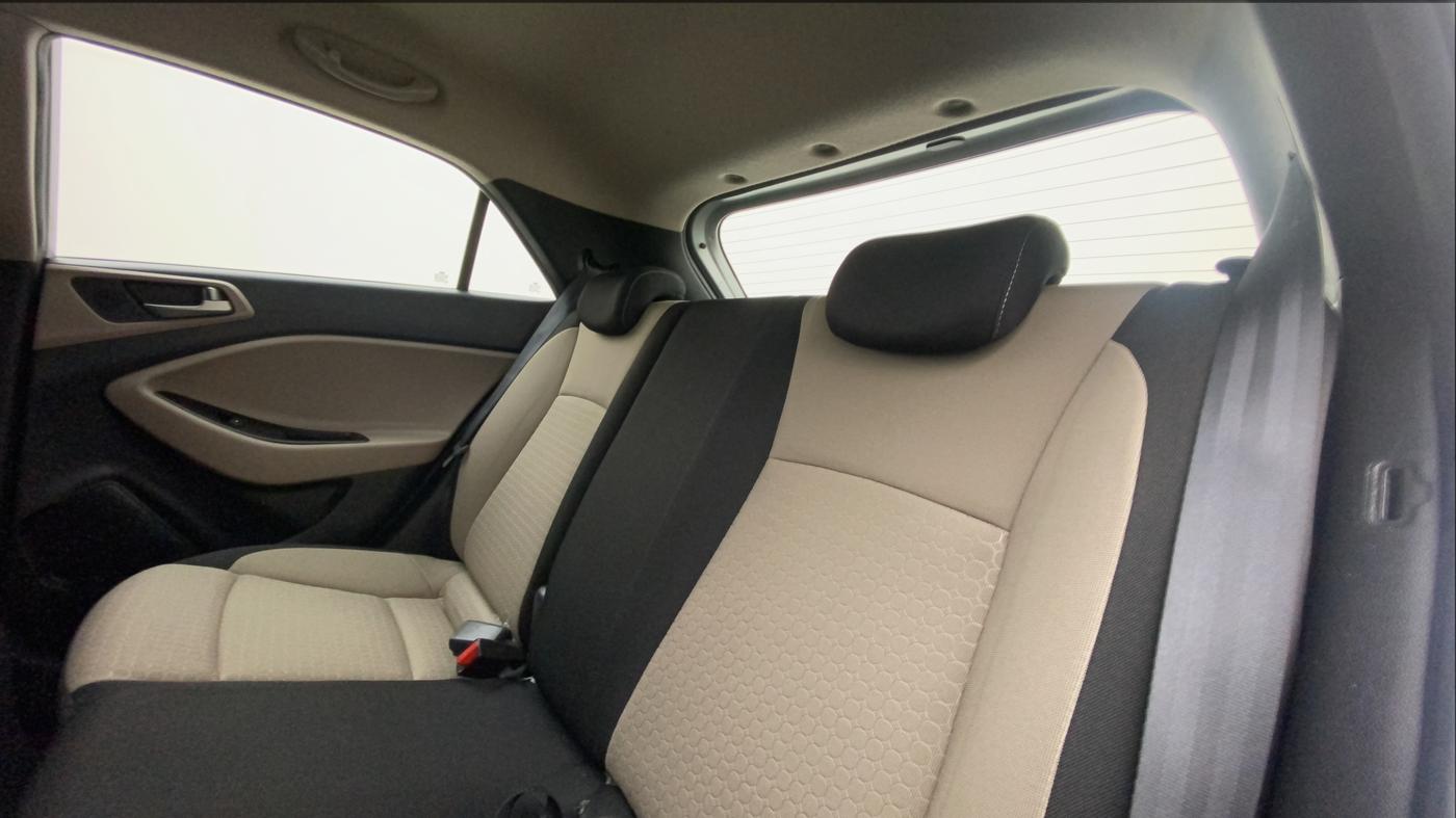 2016 Hyundai Elite i20 ASTA 1.2 (O), Petrol, Manual, 62,179 km, Right Side Rear Door Cabin