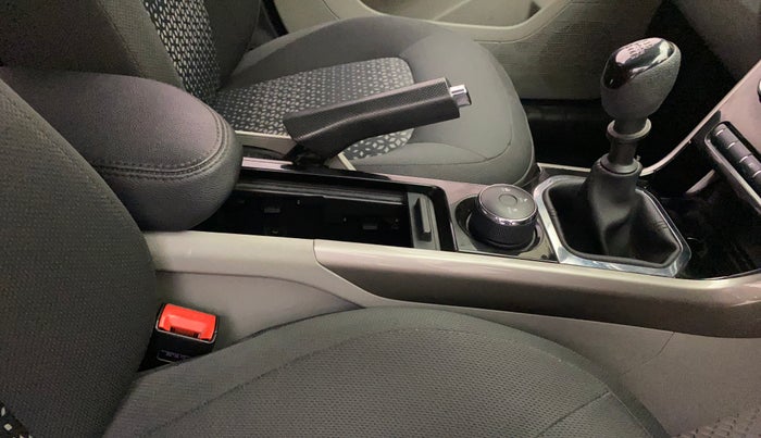 2018 Tata NEXON XZ PLUS PETROL, Petrol, Manual, 68,231 km, Gear Lever