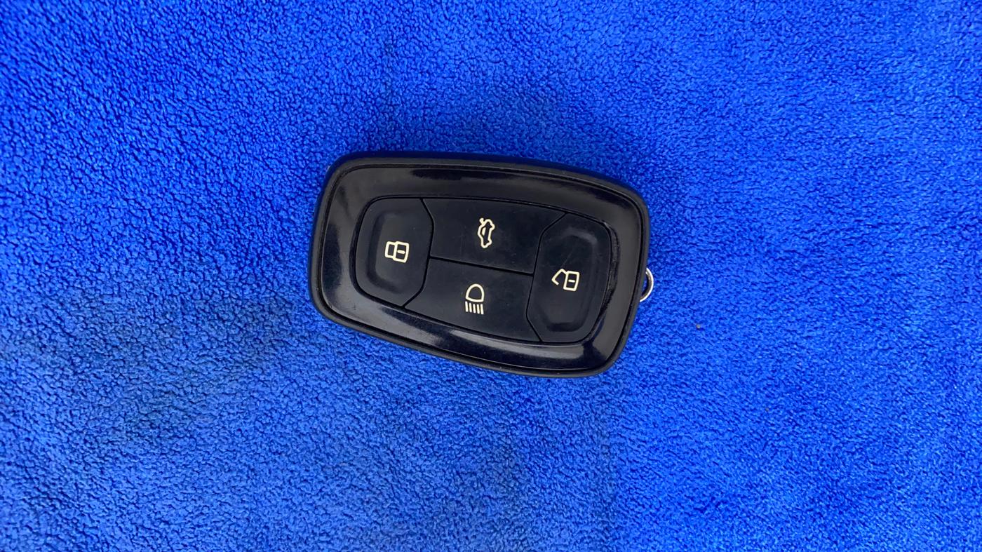 2018 Tata NEXON XZ PLUS PETROL, Petrol, Manual, 68,231 km, Key Close Up