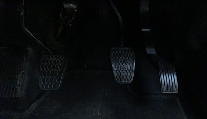 2018 Tata NEXON XZ PLUS PETROL, Petrol, Manual, 68,231 km, Pedals