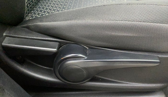 2018 Tata NEXON XZ PLUS PETROL, Petrol, Manual, 68,231 km, Driver Side Adjustment Panel