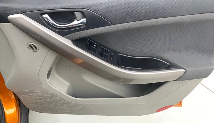 2018 Tata NEXON XZ PLUS PETROL, Petrol, Manual, 68,231 km, Driver Side Door Panels Control