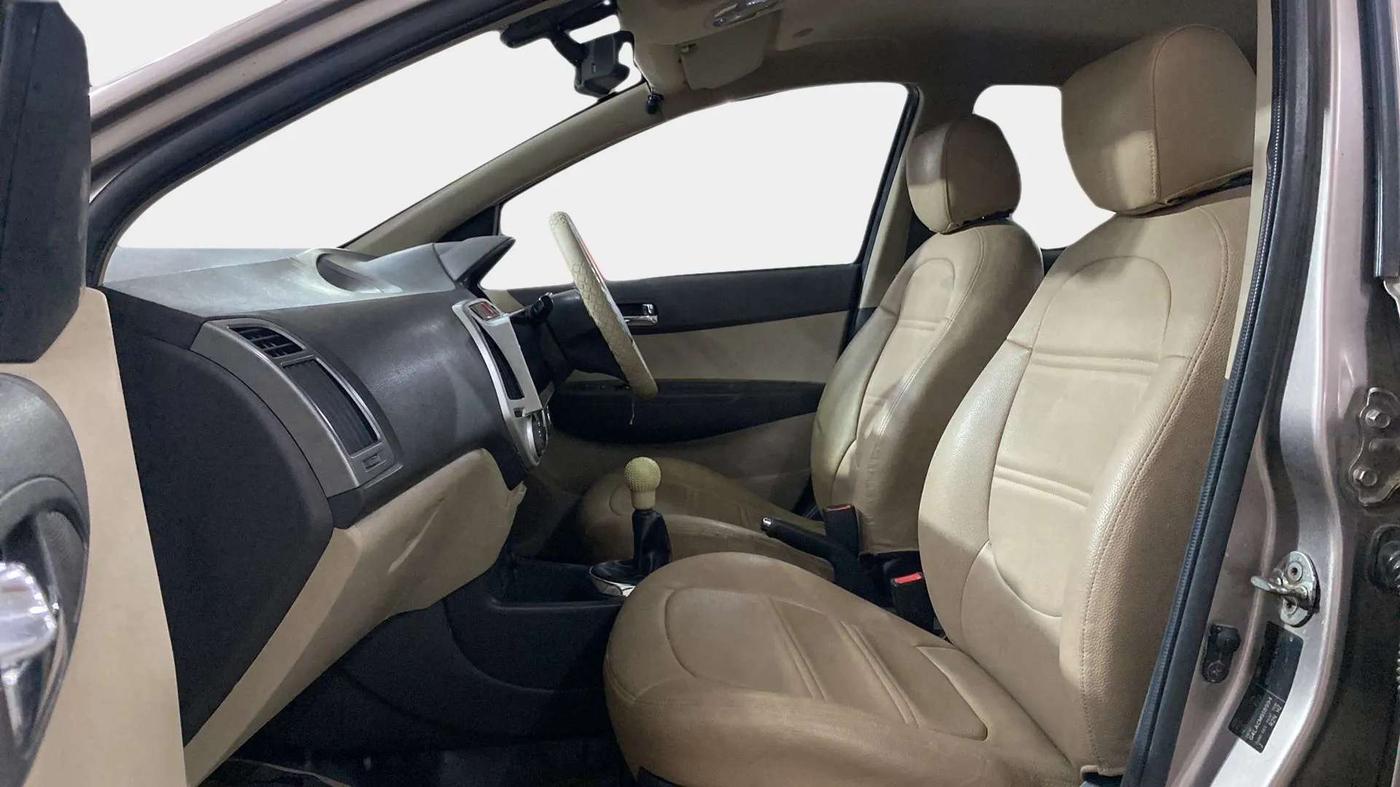 2012 Hyundai i20 SPORTZ 1.2, Petrol, Manual, 60,463 km, Right Side Front Door Cabin