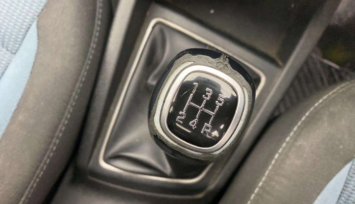 2017 Hyundai i20 Active 1.2 SX, Petrol, Manual, 69,939 km, Gear lever - Knob has minor damage