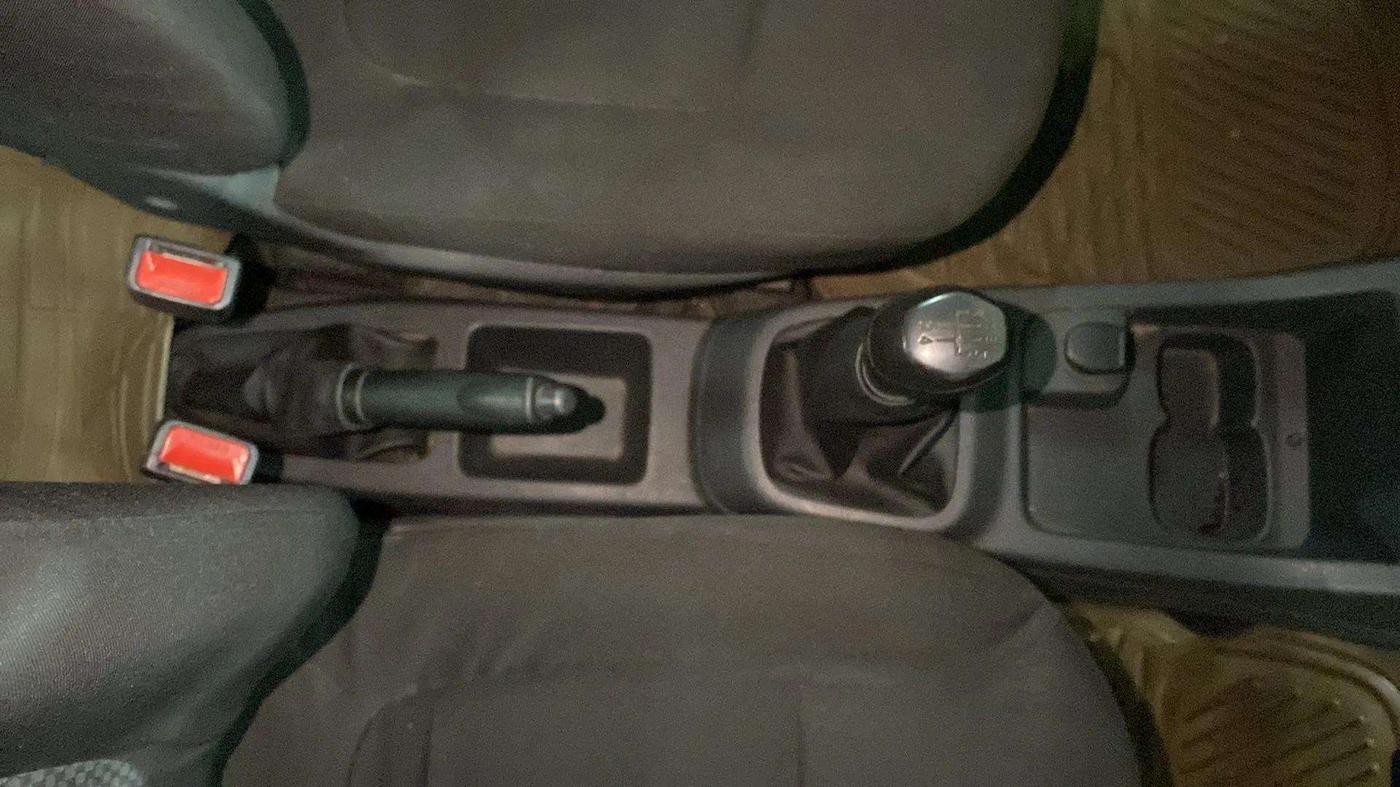 2016 Renault Kwid RXT 0.8, Petrol, Manual, 44,286 km, Gear Lever