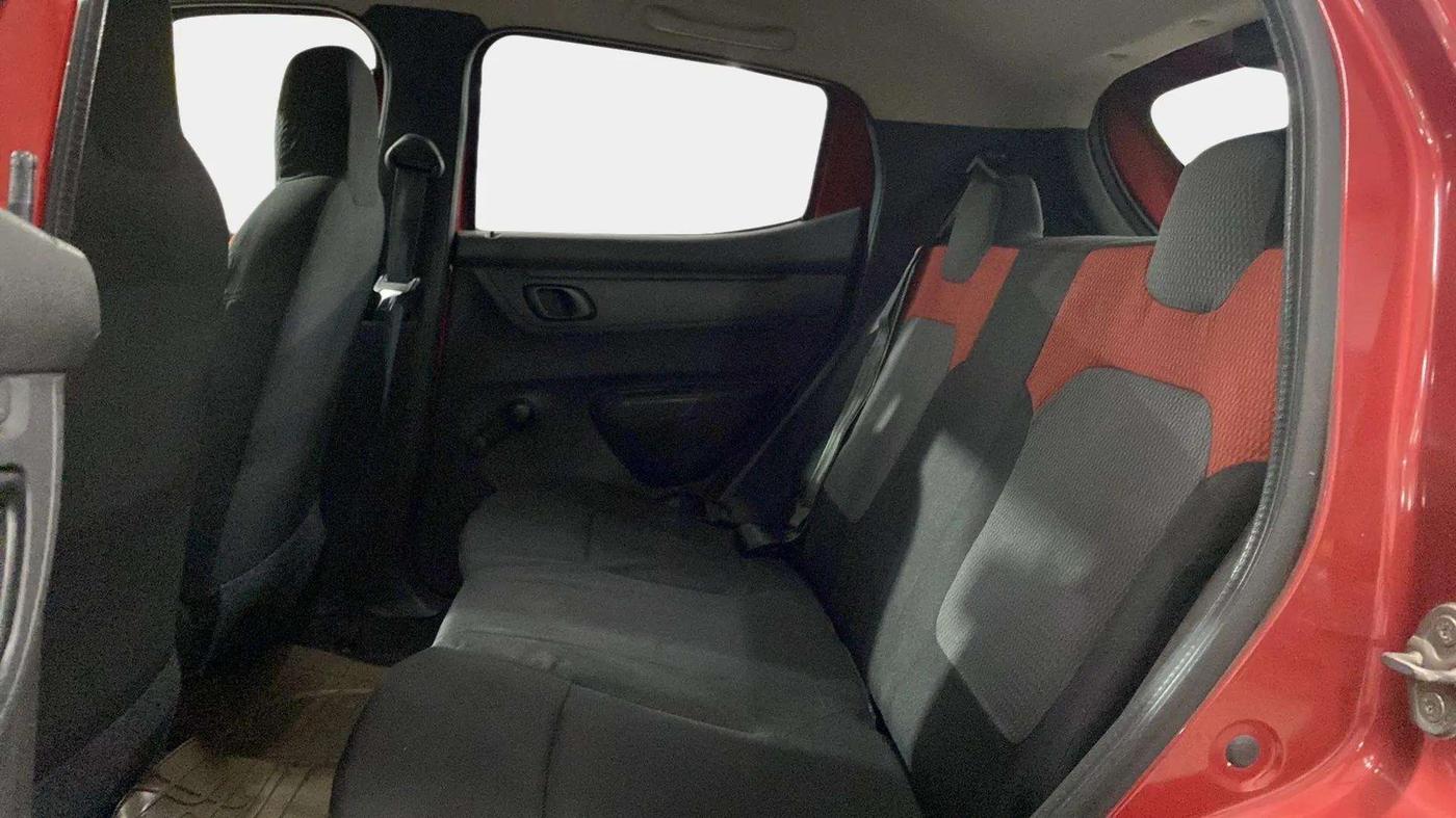 2016 Renault Kwid RXT 0.8, Petrol, Manual, 44,286 km, Right Side Rear Door Cabin