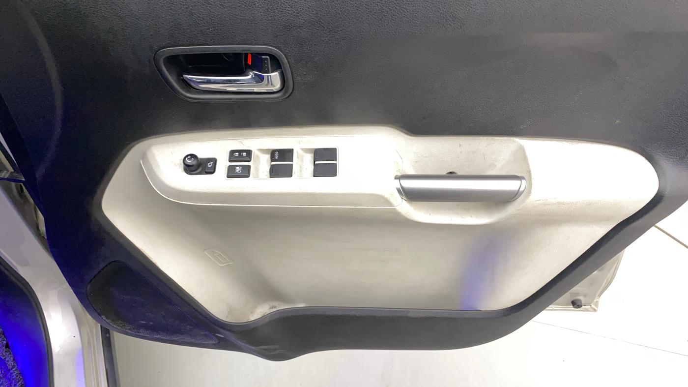 2022 Maruti IGNIS ZETA 1.2, Petrol, Manual, 54,243 km, Driver Side Door Panels Control