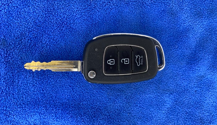 2019 Hyundai GRAND I10 NIOS SPORTZ AMT 1.2 KAPPA VTVT, Petrol, Automatic, 32,975 km, Key Close Up