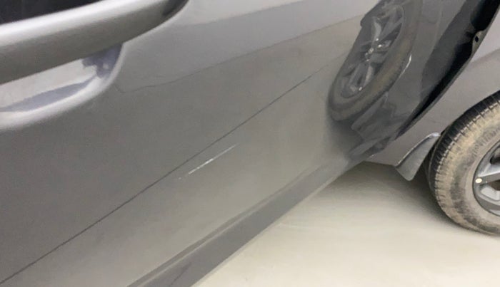 2019 Hyundai GRAND I10 NIOS SPORTZ AMT 1.2 KAPPA VTVT, Petrol, Automatic, 32,975 km, Driver-side door - Minor scratches