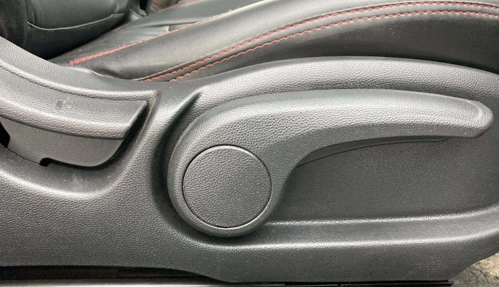 2017 Hyundai Elite i20 ASTA 1.2, Petrol, Manual, 83,510 km, Driver Side Adjustment Panel