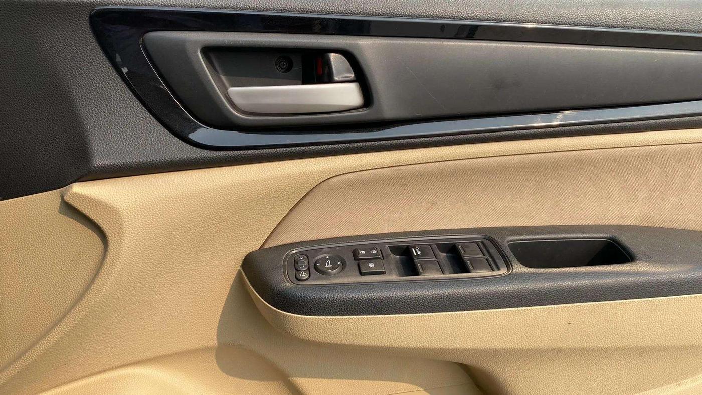 2020 Honda Amaze 1.2L I-VTEC VX CVT, Petrol, Automatic, 21,301 km, Driver Side Door Panels Control