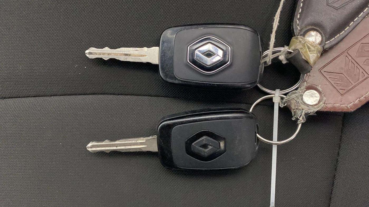 2020 Renault TRIBER RXE MT, Petrol, Manual, 3,607 km, Key Close Up