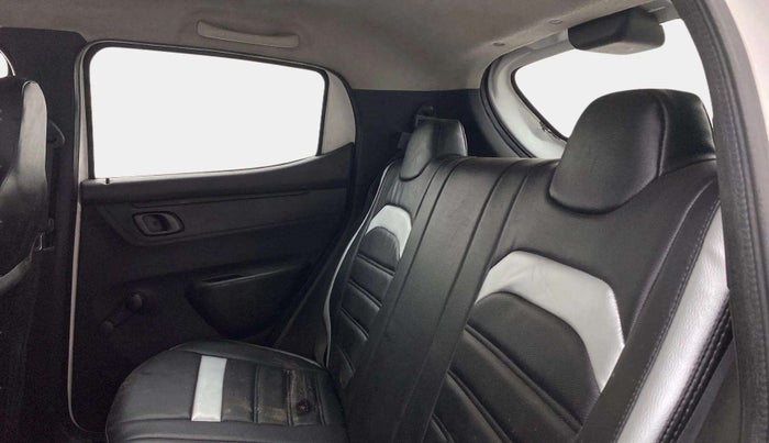 2017 Renault Kwid 1.0 RXT 02 Anniversary Edition, Petrol, Manual, 86,669 km, Right Side Rear Door Cabin