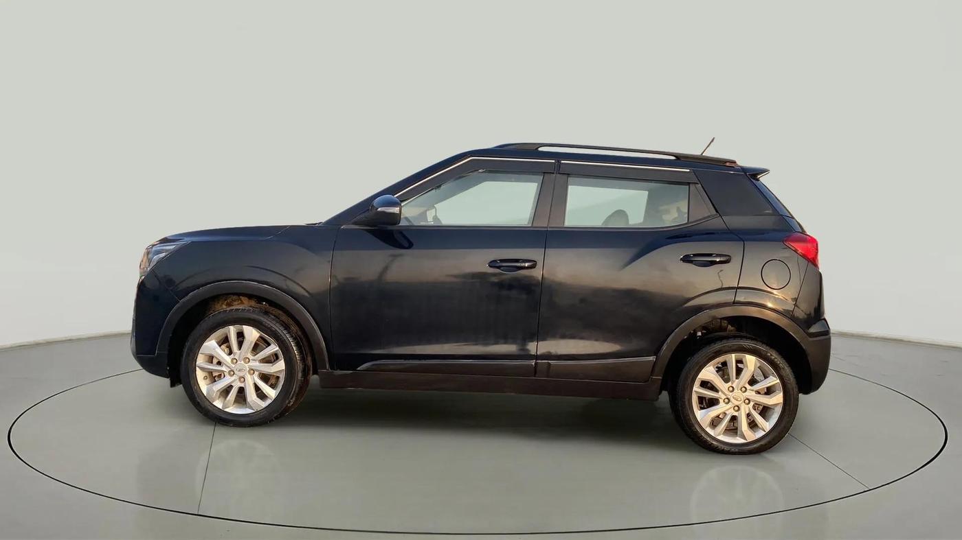 2019 Mahindra XUV300 W8 1.5 DIESEL, Diesel, Manual, 58,286 km, Left Side