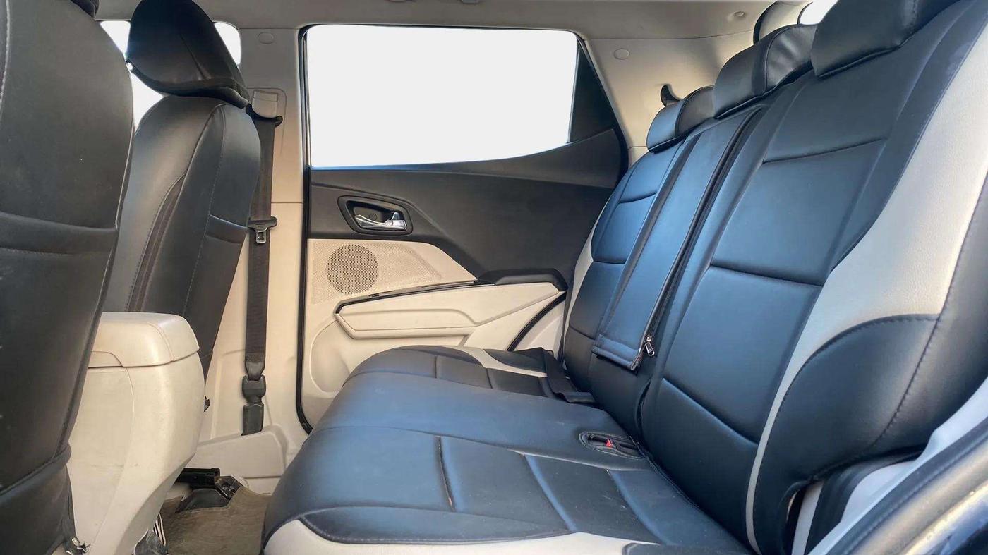 2019 Mahindra XUV300 W8 1.5 DIESEL, Diesel, Manual, 58,286 km, Right Side Rear Door Cabin