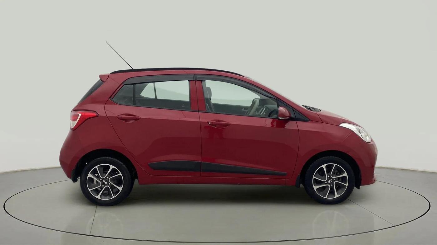 2017 Hyundai Grand i10 SPORTZ (O) AT 1.2 KAPPA VTVT, Petrol, Automatic, 34,032 km, Right Side View