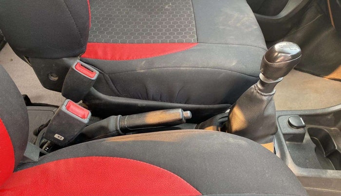 2017 Renault Kwid RXT 0.8, Petrol, Manual, 69,773 km, Gear Lever
