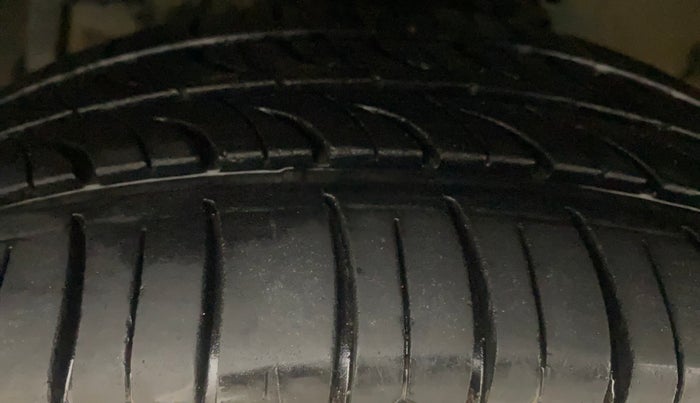 2013 Maruti Swift Dzire ZDI, Diesel, Manual, 1,21,170 km, Left Front Tyre Tread