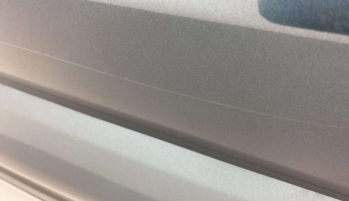 2021 Mahindra XUV300 W8 1.2 PETROL, Petrol, Manual, 60,672 km, Dicky (Boot door) - Parcel tray missing