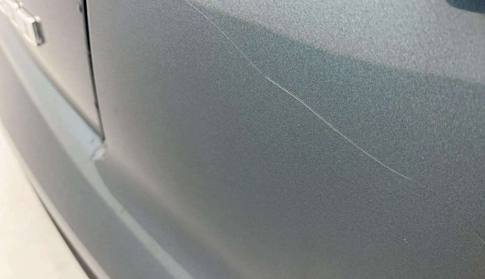 2021 Mahindra XUV300 W8 1.2 PETROL, Petrol, Manual, 60,672 km, Rear bumper - Minor scratches