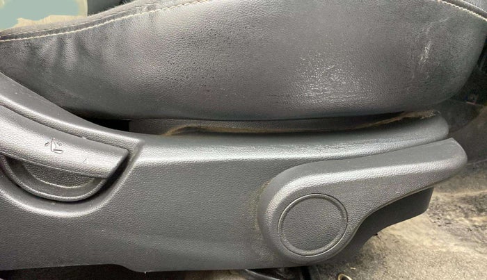 2018 Hyundai Grand i10 ASTA 1.2 KAPPA VTVT, Petrol, Manual, 67,611 km, Driver Side Adjustment Panel
