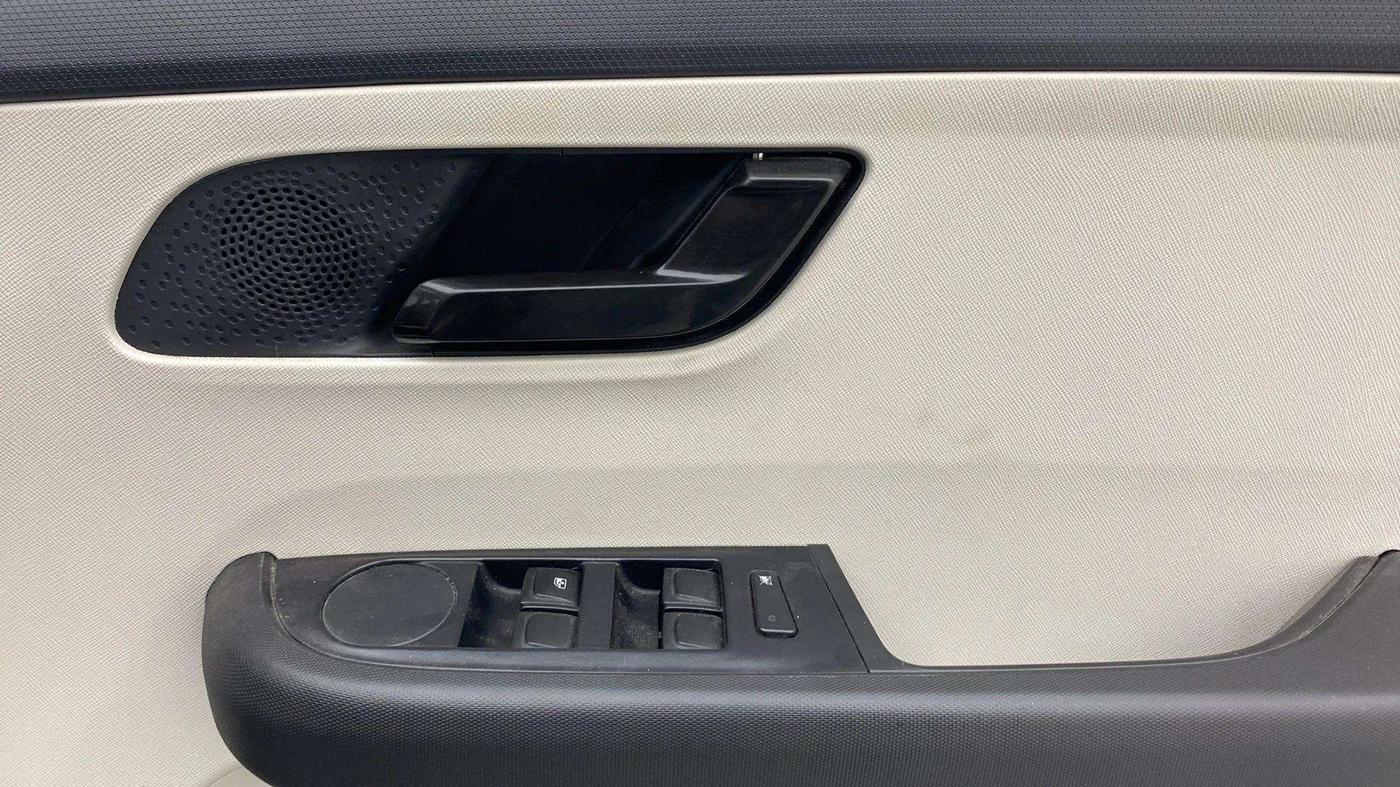 2023 Tata ALTROZ XE PETROL, Petrol, Manual, 13,063 km, Driver Side Door Panels Control