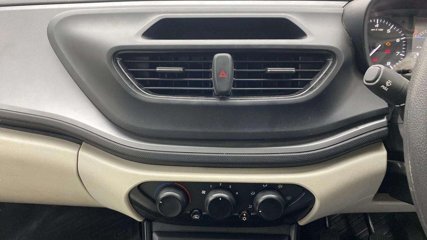 2023 Tata ALTROZ XE PETROL, Petrol, Manual, 13,063 km, Air Conditioner