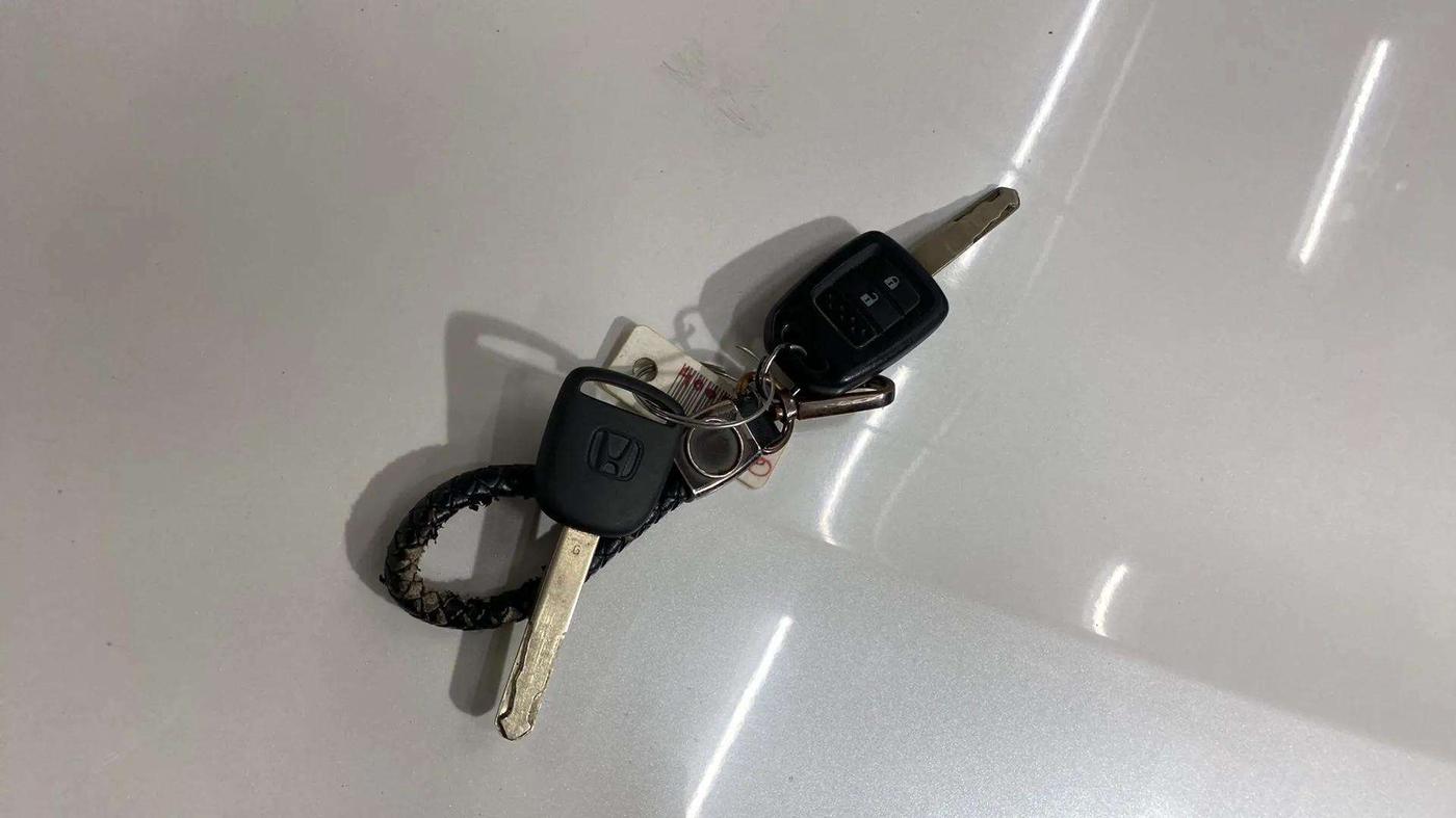 2019 Honda Amaze 1.2L I-VTEC S CVT, Petrol, Automatic, 32,961 km, Key Close Up
