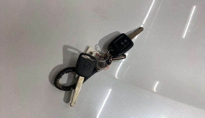 2019 Honda Amaze 1.2L I-VTEC S CVT, Petrol, Automatic, 32,961 km, Key Close Up