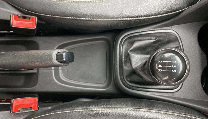 2018 Volkswagen Polo COMFORTLINE 1.0L MPI, Petrol, Manual, 62,674 km, Gear Lever