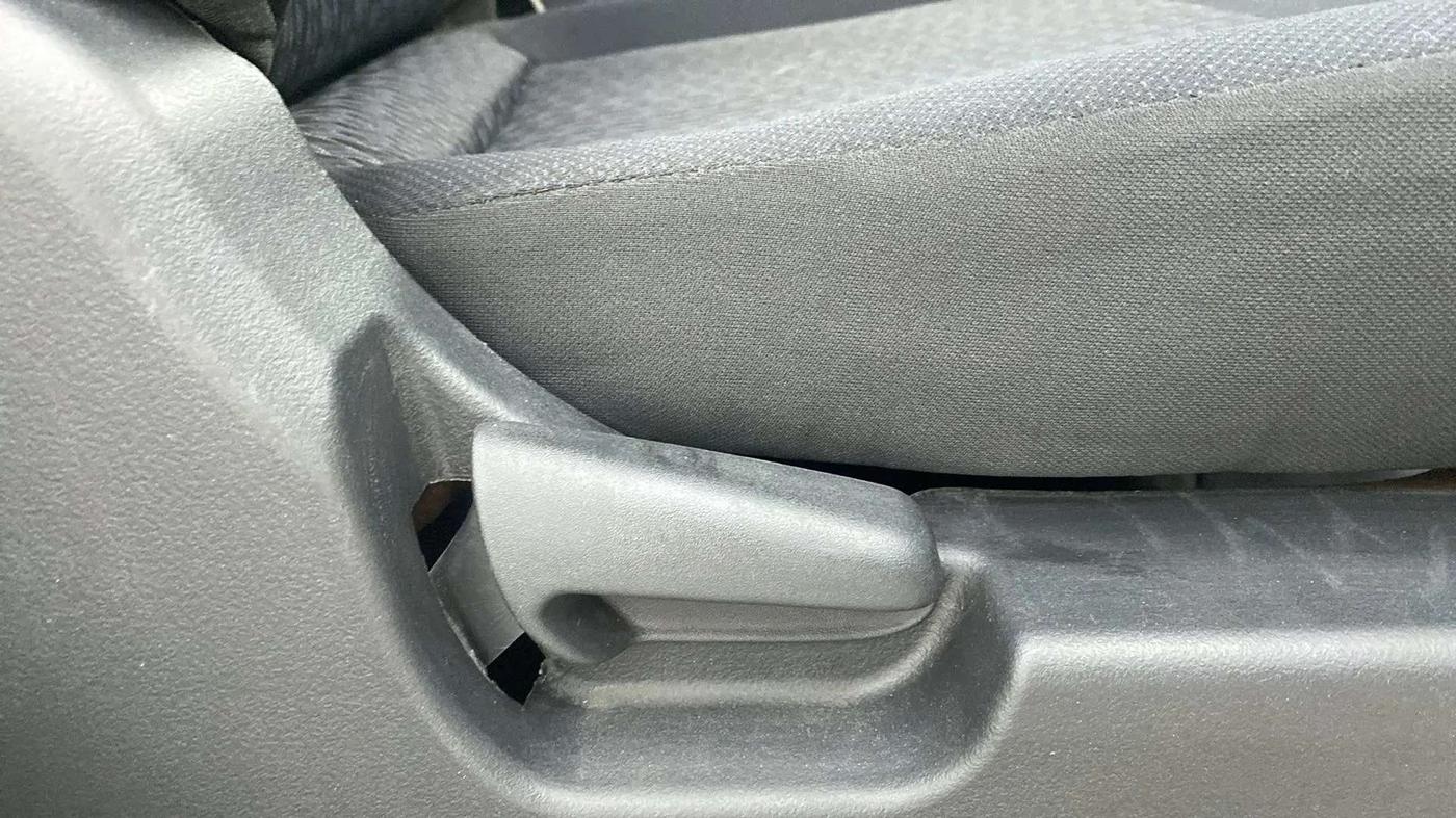 2015 Maruti Wagon R Stingray VXI, Petrol, Manual, 64,872 km, Driver Side Adjustment Panel
