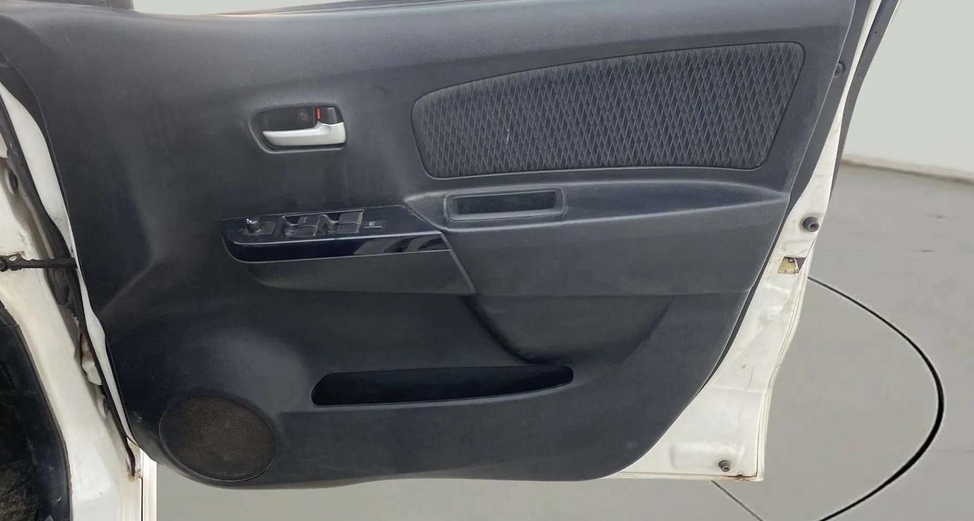 2015 Maruti Wagon R Stingray VXI, Petrol, Manual, 64,872 km, Driver Side Door Panels Control