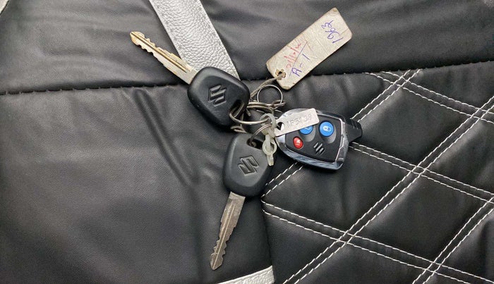 2019 Maruti Swift LXI, Petrol, Manual, 39,998 km, Key Close Up