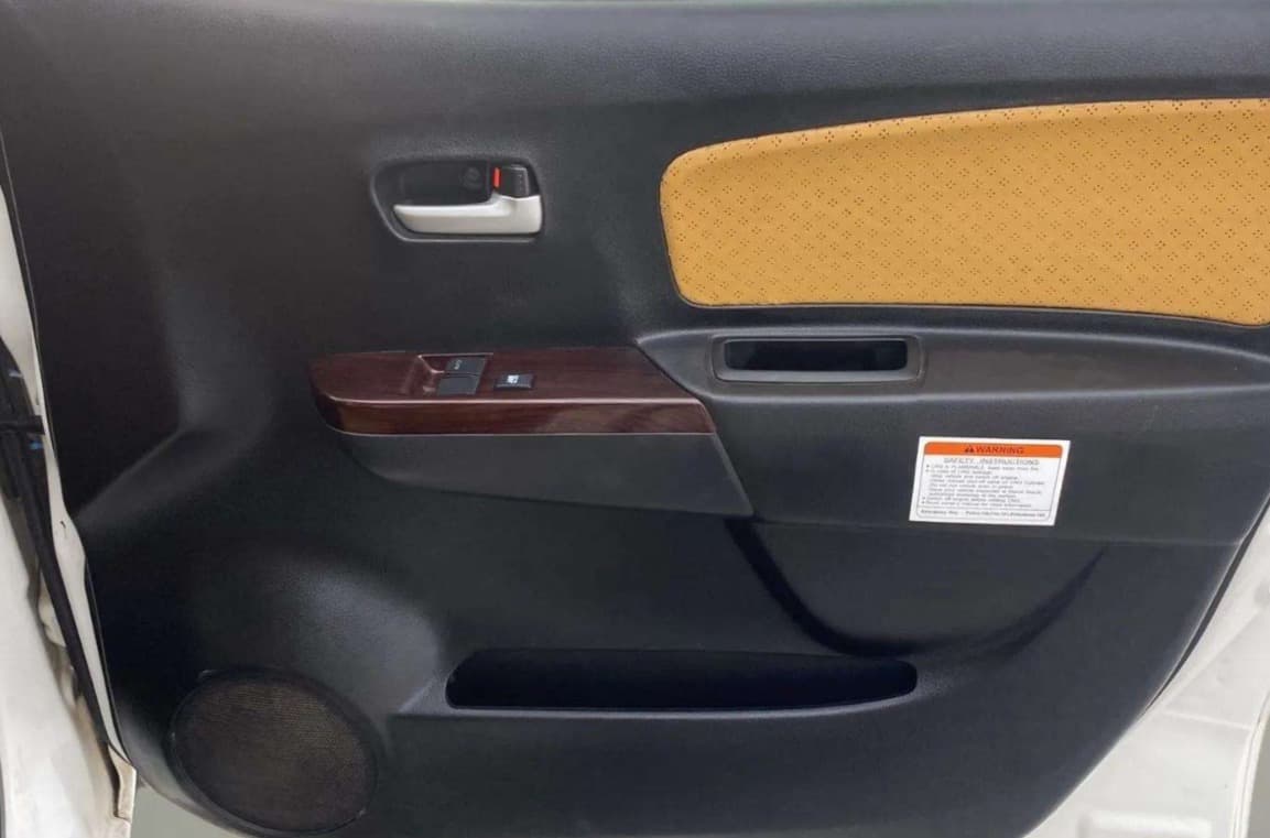 2014 Maruti Wagon R 1.0 LXI CNG, CNG, Manual, 1,07,630 km, Driver Side Door Panels Control