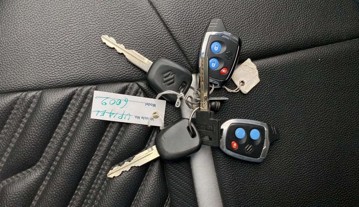 2020 Maruti Swift LXI, Petrol, Manual, 25,386 km, Key Close Up