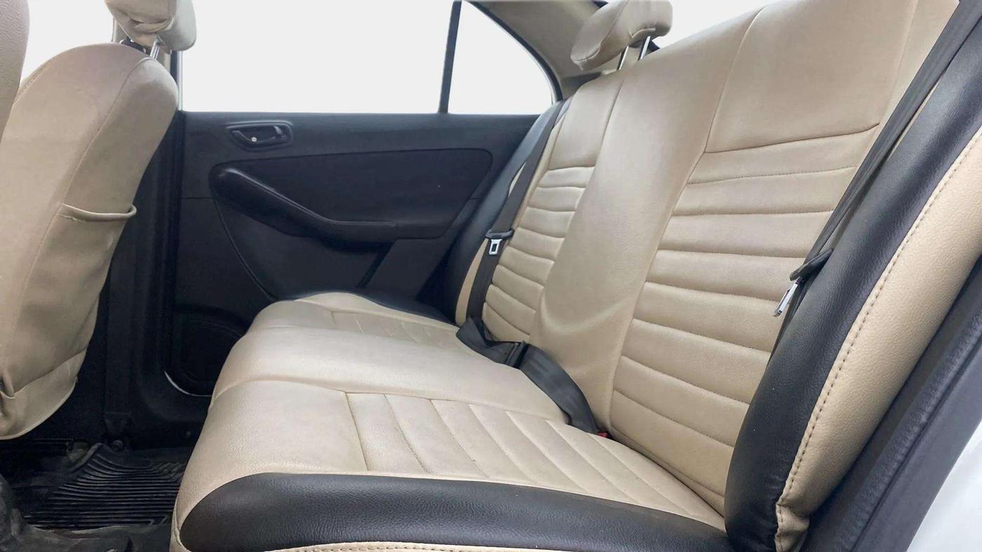 2015 Tata Zest XMS PETROL, Petrol, Manual, 36,495 km, Right Side Rear Door Cabin