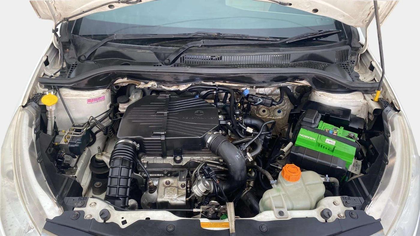 2015 Tata Zest XMS PETROL, Petrol, Manual, 36,495 km, Open Bonet