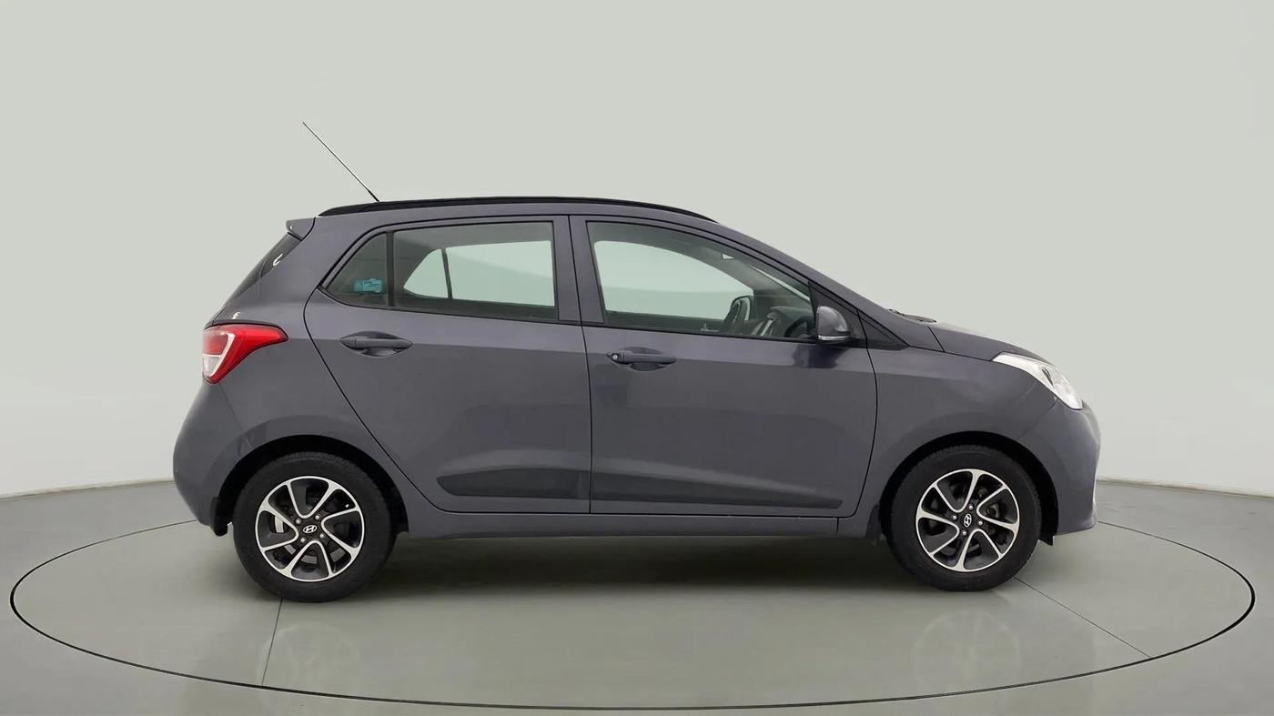 2017 Hyundai Grand i10 SPORTZ (O) AT 1.2 KAPPA VTVT, Petrol, Automatic, 78,860 km, Right Side View