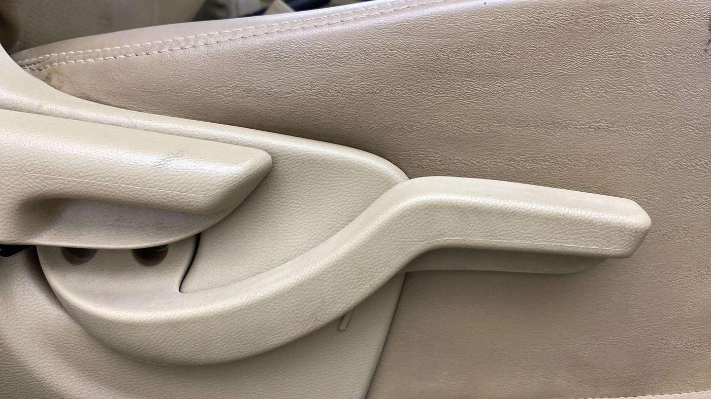 2016 Honda Amaze 1.2L I-VTEC S, Petrol, Manual, 84,082 km, Driver Side Adjustment Panel