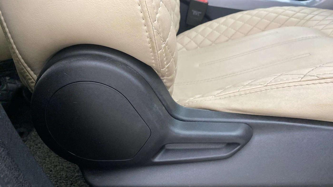 2021 Tata NEXON XE DIESEL, Diesel, Manual, 25,355 km, Driver Side Adjustment Panel