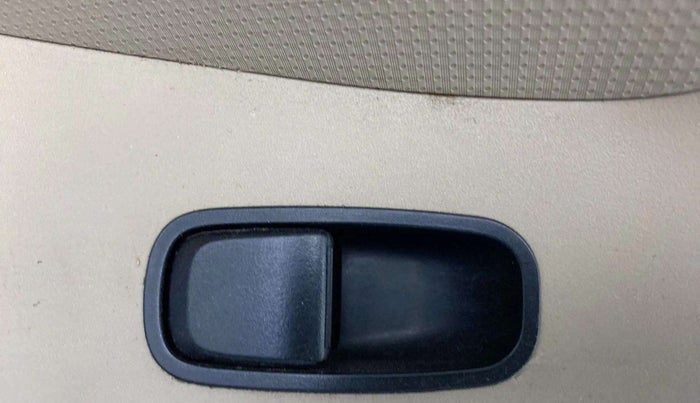 2014 Hyundai Eon MAGNA +, Petrol, Manual, 77,447 km, Left front window switch / handle - Power window makes minor noise