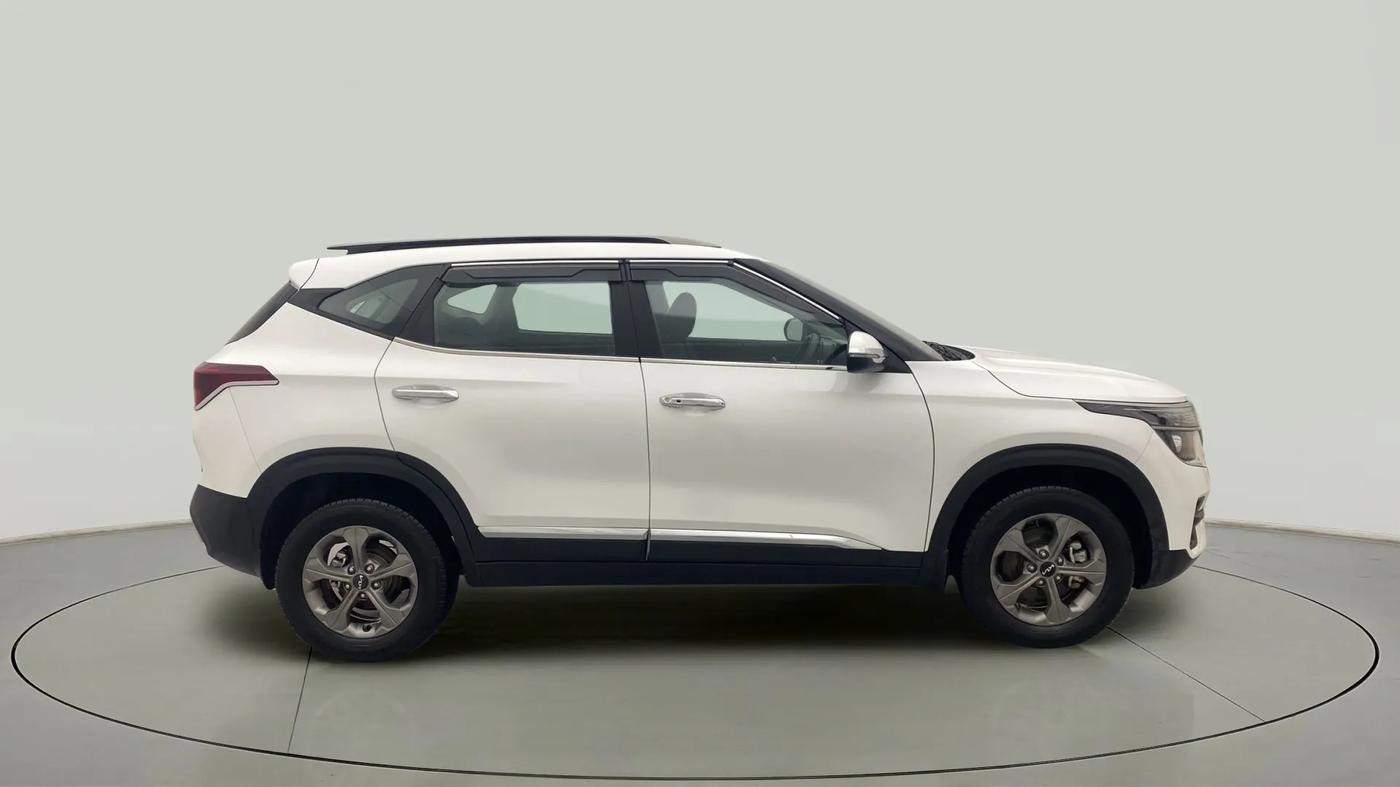 2023 KIA SELTOS  HTK PLUS 1.5 PETROL MT, Petrol, Manual, 9,591 km, Right Side View