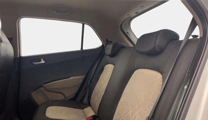 2016 Hyundai Grand i10 ASTA (O) 1.2 KAPPA VTVT, Petrol, Manual, 17,841 km, Right Side Rear Door Cabin