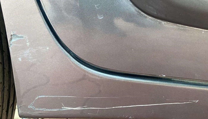 2016 Maruti Baleno ALPHA PETROL 1.2, Petrol, Manual, 61,654 km, Right running board - Minor scratches