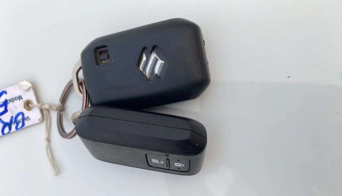 2019 Maruti Baleno ZETA PETROL 1.2, Petrol, Manual, 52,302 km, Key Close Up