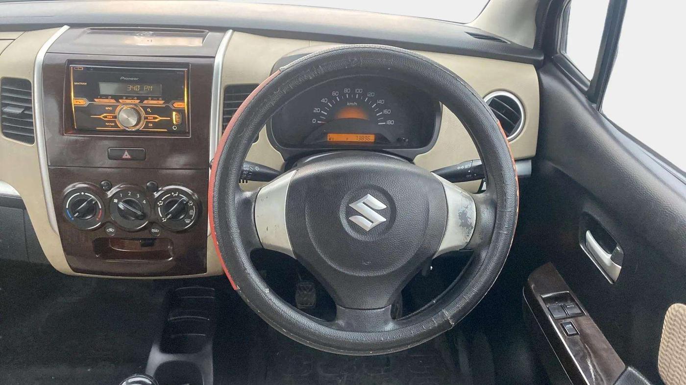 2017 Maruti Wagon R 1.0 LXI CNG, CNG, Manual, 73,980 km, Steering Wheel Close Up
