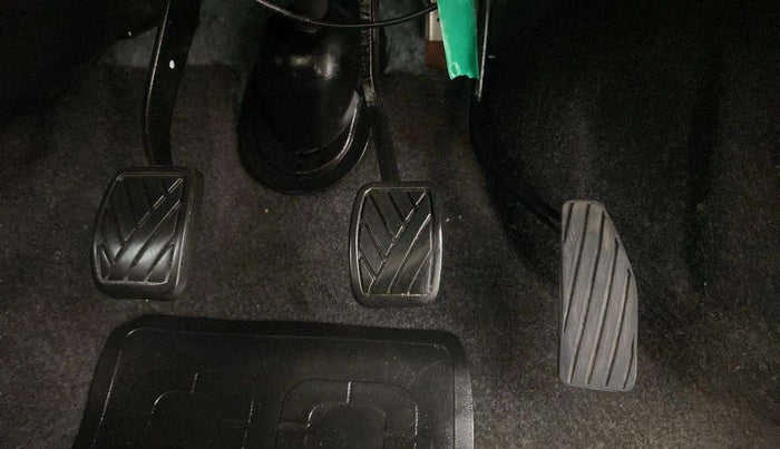 2017 Maruti Wagon R 1.0 LXI CNG, CNG, Manual, 73,980 km, Pedals