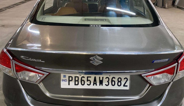 2019 Maruti Ciaz SIGMA 1.5 SHVS MT  PETROL, Petrol, Manual, 22,883 km, Dicky (Boot door) - Minor scratches