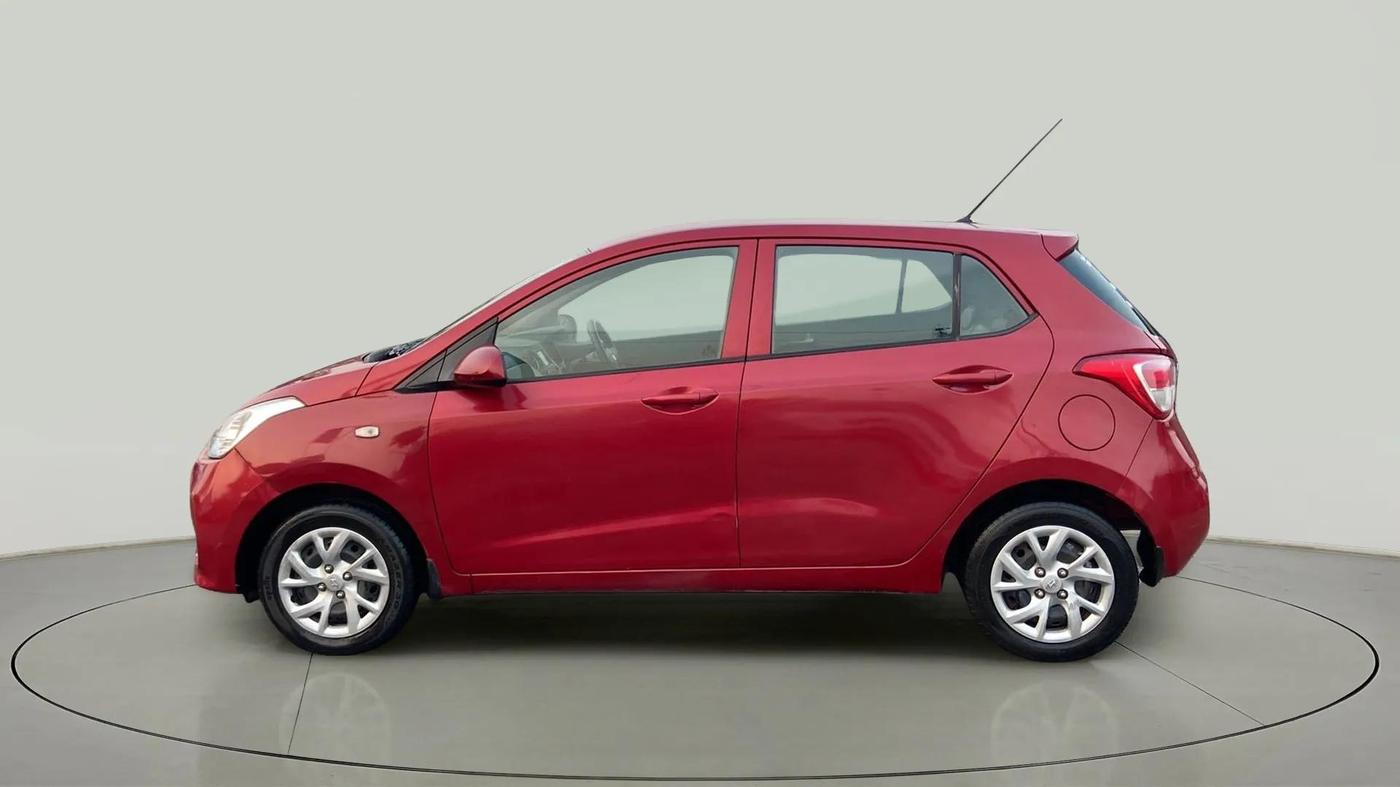 2017 Hyundai Grand i10 SPORTZ 1.2 KAPPA VTVT, Petrol, Manual, 31,746 km, Left Side